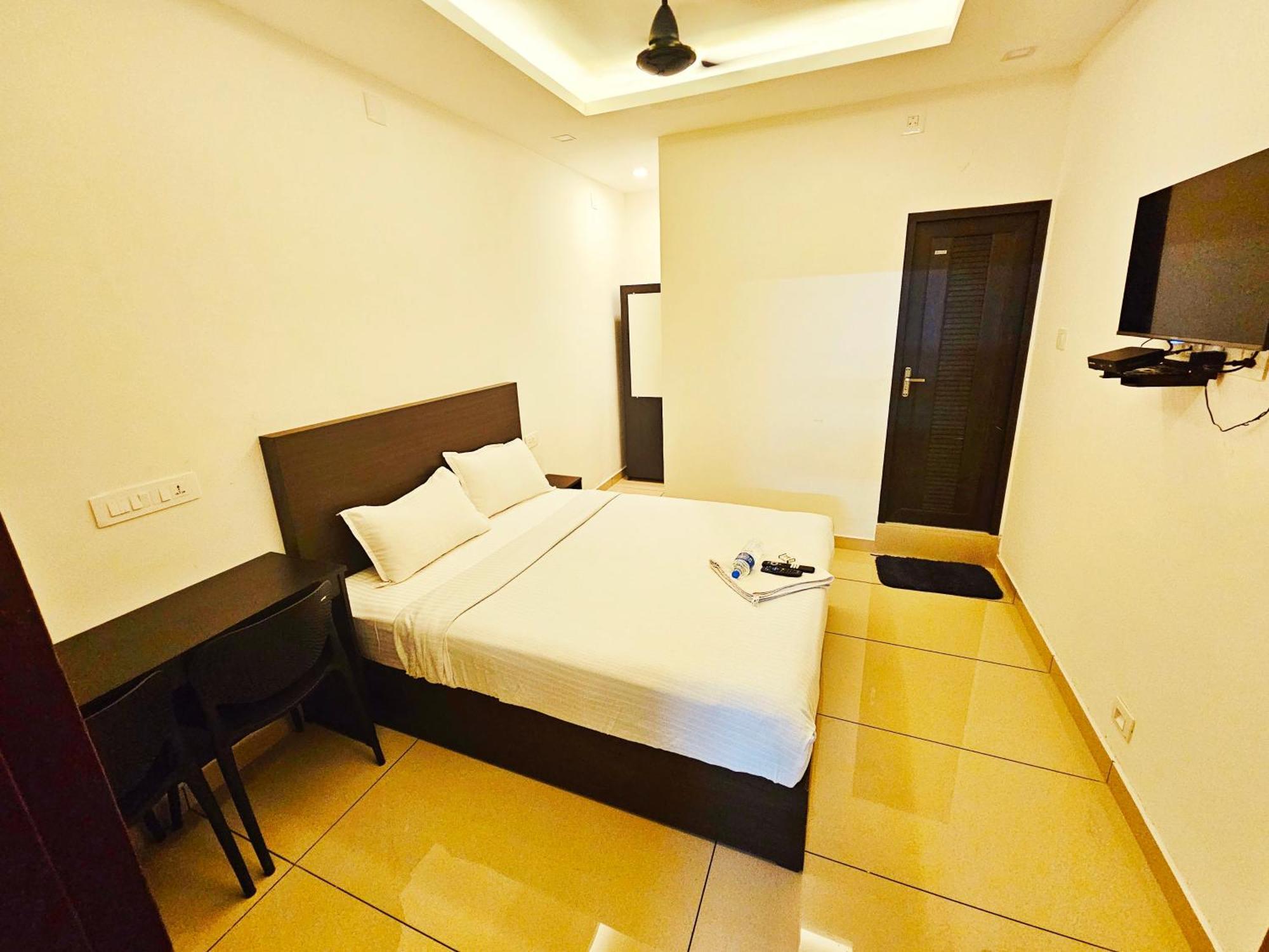 Отель Apsara Residency Perintalmanna Экстерьер фото